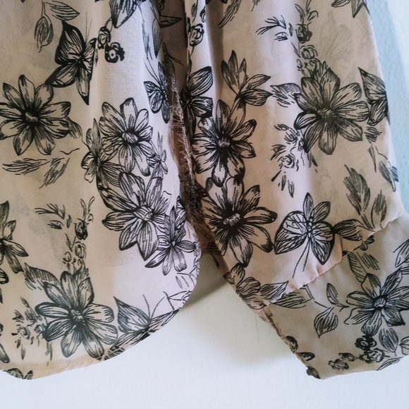 Brody Myles Women Floral Tan Button Down Blouse XL - Picture 5 of 10